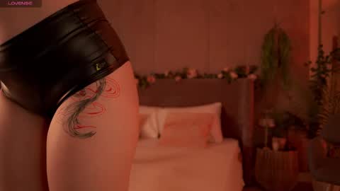 Snapshot of smiley_mia_ chatting on September 21, 2025, 5:09 am Mia online show from September 21, 2025, 5:09 am