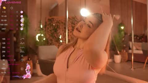 Snapshot of smiley_mia_ chatting on October 17, 2025, 5:32 am Mia online show from October 17, 2025, 5:32 am