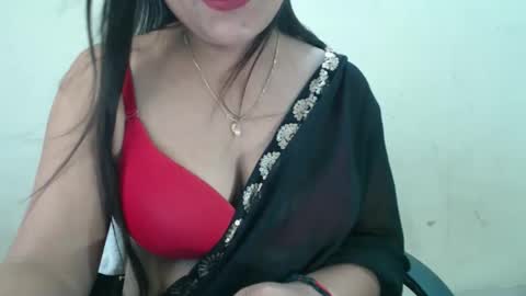 Snapshot of smiley_queen99 chatting on May 3, 2026, 11:27 am smiley online show from May 3, 2026, 11:27 am