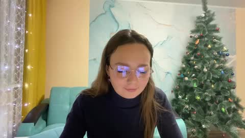 smiling_riddle online show from December 20, 2024, 8:34 pm