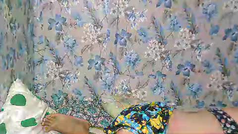 smilinglady27 online show from October 31, 2025, 7:37 pm