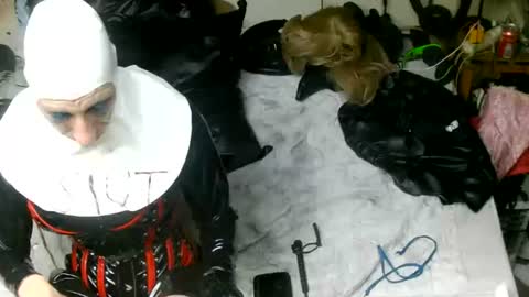 Snapshot of smokeslut365 chatting on July 13, 2026, 8:33 pm smokeslut365 online show from July 13, 2026, 8:33 pm