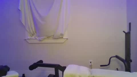 Snapshot of smooth985092 chatting on December 5, 2024, 3:04 am smoothmusclecam online show from December 5, 2024, 3:04 am