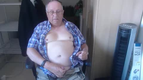 Snapshot of smoothmutton chatting on May 3, 2026, 1:50 pm smoothmutton online show from May 3, 2026, 1:50 pm