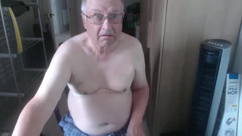 Snapshot of smoothmutton chatting on May 7, 2026, 9:36 am smoothmutton online show from May 7, 2026, 9:36 am