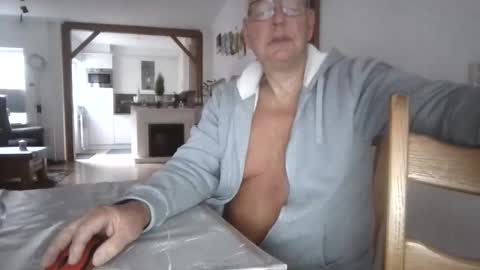 Snapshot of smoothy5460 chatting on November 28, 2025, 8:28 am smoothy5460 online show from November 28, 2025, 8:28 am