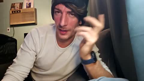 Snackyyyy online show from February 28, 2026, 2:23 am