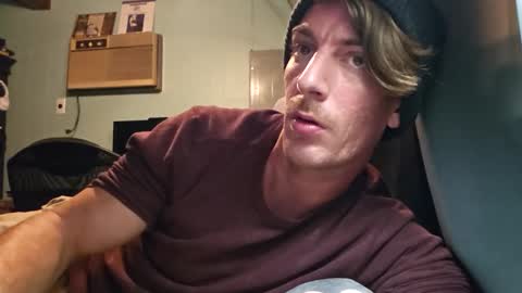 Snackyyyy online show from April 7, 2026, 12:44 am