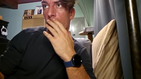 Snackyyyy online show from April 22, 2026, 12:35 am