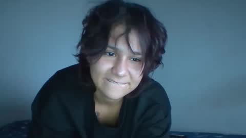 snakedoll_ online show from October 24, 2025, 9:33 pm