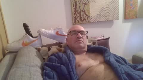 Snapshot of sneakerboy18 chatting on January 16, 2025, 9:16 am sneakerboy18 online show from January 16, 2025, 9:16 am