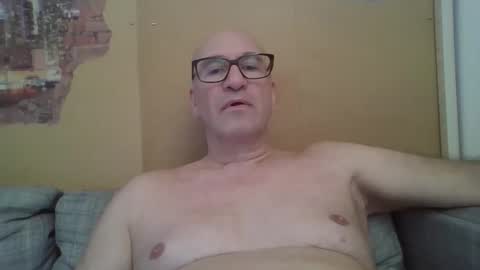 Snapshot of sneakerboy18 chatting on September 21, 2025, 2:19 pm sneakerboy18 online show from September 21, 2025, 2:19 pm