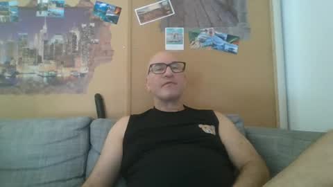Snapshot of sneakerboy18 chatting on June 14, 2026, 8:49 am sneakerboy18 online show from June 14, 2026, 8:49 am