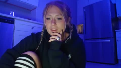 Snapshot of sneakyalicek chatting on October 1, 2025, 1:00 am sneakyalicek online show from October 1, 2025, 1:00 am