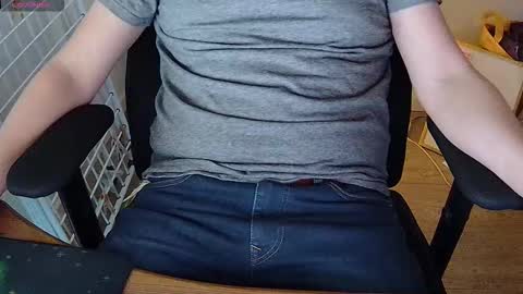 Snapshot of sneakybill82 chatting on January 9, 2026, 9:27 pm Sneakybill online show from January 9, 2026, 9:27 pm