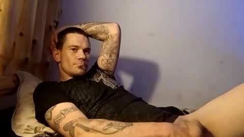 sneakylink777520 online show from May 1, 2026, 12:43 pm