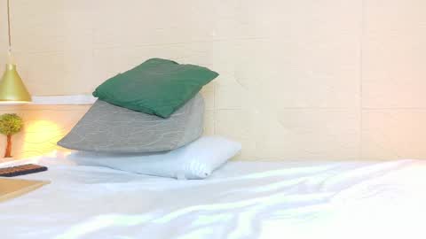 Snapshot of sneakyy_fantasy chatting on February 25, 2025, 3:42 am Hellen  online show from February 25, 2025, 3:42 am