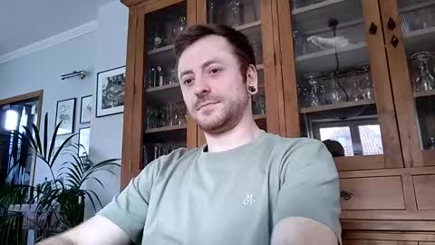 snoecks online show from March 14, 2026, 10:53 am