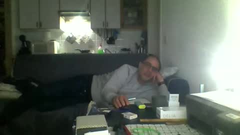 snoopynoo online show from October 24, 2025, 8:49 pm