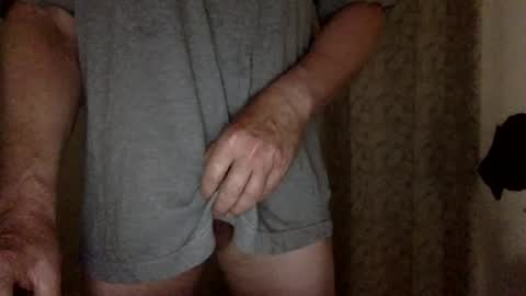 Snapshot of snoupydog chatting on June 30, 2026, 12:17 pm snoupydog online show from June 30, 2026, 12:17 pm