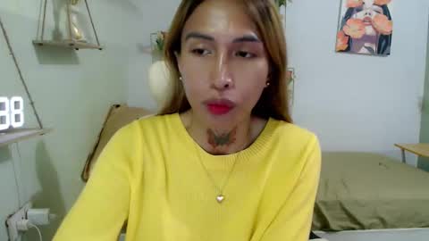 snow_2000 online show from October 27, 2025, 7:12 am