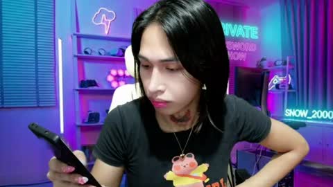 Snapshot of snow_2000 chatting on June 27, 2026, 1:43 am snow_2000 online show from June 27, 2026, 1:43 am