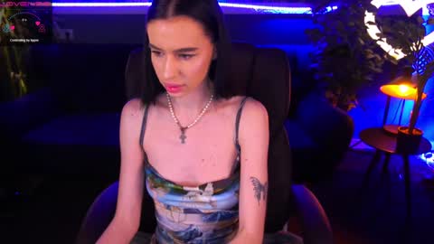 snow_whiteeex online show from January 30, 2025, 2:36 pm