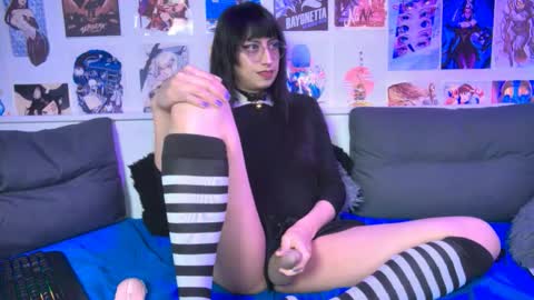 Snow and Bubble online show from October 5, 2025, 4:49 pm