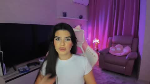 snowingwinter online show from September 16, 2025, 7:37 pm