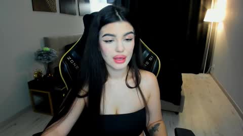 Snapshot of snowingwinter chatting on February 12, 2026, 4:51 am snowingwinter online show from February 12, 2026, 4:51 am