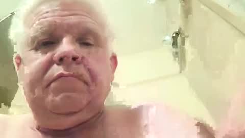 snowman9662 online show from November 4, 2025, 10:20 pm