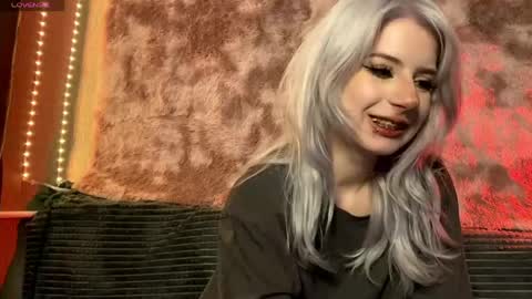 Snapshot of snowy_alice chatting on May 3, 2026, 5:52 pm snowy_alice online show from May 3, 2026, 5:52 pm
