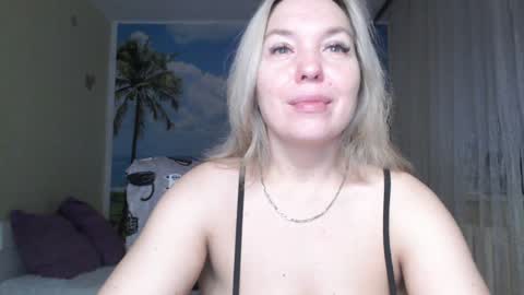 Snapshot of soaring_love chatting on December 30, 2024, 4:31 am Masha online show from December 30, 2024, 4:31 am