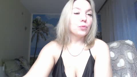 Snapshot of soaring_love chatting on January 27, 2025, 4:20 am Masha online show from January 27, 2025, 4:20 am