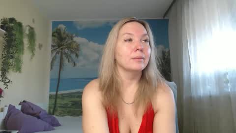 Snapshot of soaring_love chatting on October 20, 2025, 4:57 am Masha online show from October 20, 2025, 4:57 am