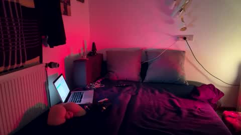 sweet-big-cock26 online show from November 6, 2025, 1:28 am