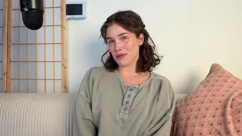 Julia    online show from January 5, 2026, 8:56 pm