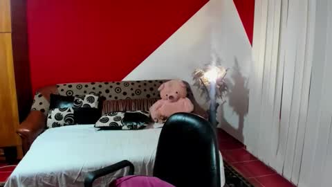 Snapshot of soffy_skye chatting on November 29, 2025, 4:15 am Soffy online show from November 29, 2025, 4:15 am