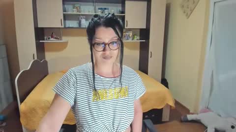 Snapshot of soffy_skye chatting on February 3, 2026, 6:22 am Soffy online show from February 3, 2026, 6:22 am