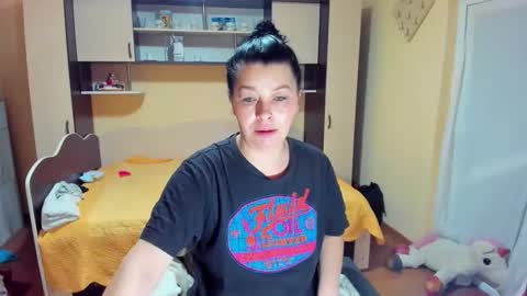 Snapshot of soffy_skye chatting on February 8, 2026, 5:55 am Soffy online show from February 8, 2026, 5:55 am