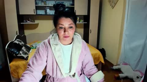 Snapshot of soffy_skye chatting on February 18, 2026, 5:03 am Soffy online show from February 18, 2026, 5:03 am