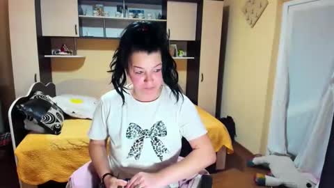 Snapshot of soffy_skye chatting on February 24, 2026, 5:16 am Soffy online show from February 24, 2026, 5:16 am