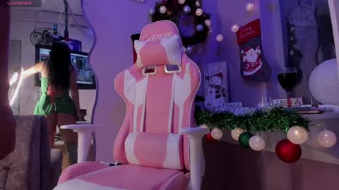 sofhia_turner online show from December 9, 2024, 12:51 pm