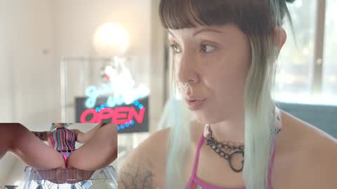 Sofi Mora online show from January 28, 2025, 3:57 pm