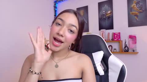 sofia_arango1107 online show from December 3, 2025, 6:39 pm