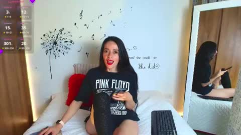 Snapshot of sofia_k_rock chatting on November 26, 2025, 1:17 am Sofia Kuleth online show from November 26, 2025, 1:17 am