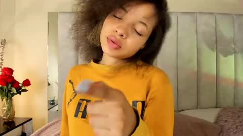 Snapshot of sofia_kay_ chatting on July 8, 2026, 8:24 pm S O F I A online show from July 8, 2026, 8:24 pm