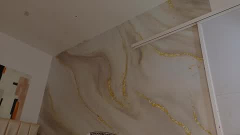 Sofi  online show from April 20, 2026, 6:42 pm