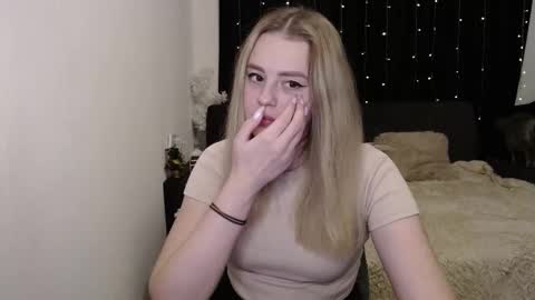 sofia_rosemary online show from December 22, 2024, 1:00 pm