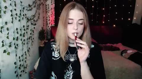 sofia_rosemary online show from October 2, 2025, 12:12 pm